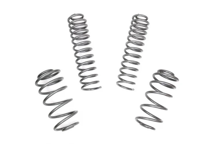 Rough Country 2.5 In Coil Spring Lift Kit 97-06 Wrangler 6Cyl. - Click Image to Close